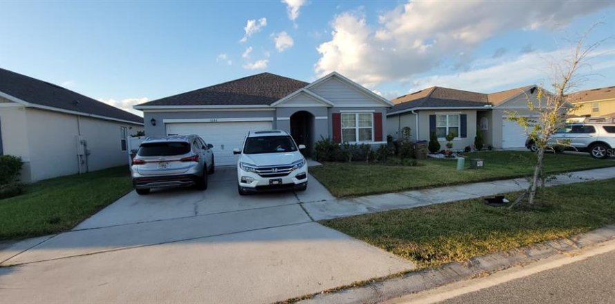 House in Kissimmee, Florida 3 bedrooms, 154.96 sq.m. № 2404969