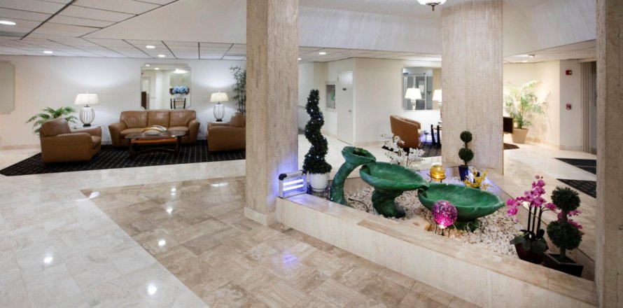 Condominio en Coral Springs, Florida, 2 dormitorios № 1076820