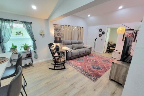 House in Daytona Beach, Florida 3 bedrooms, 69.86 sq.m. № 1918713 - photo 7
