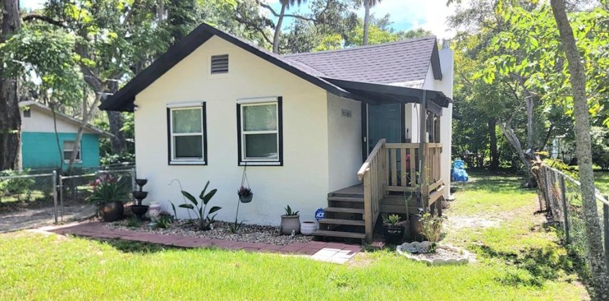 House in Daytona Beach, Florida 3 bedrooms, 69.86 sq.m. № 1918713