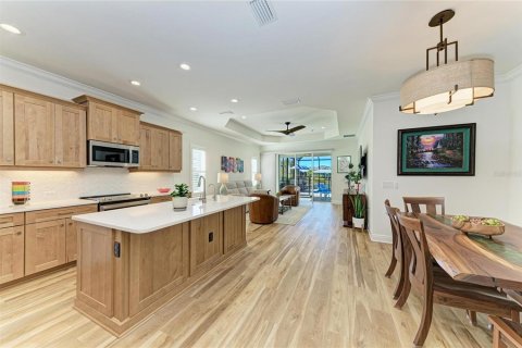 House in Sarasota, Florida 3 bedrooms, 172.89 sq.m. № 2199382 - photo 13