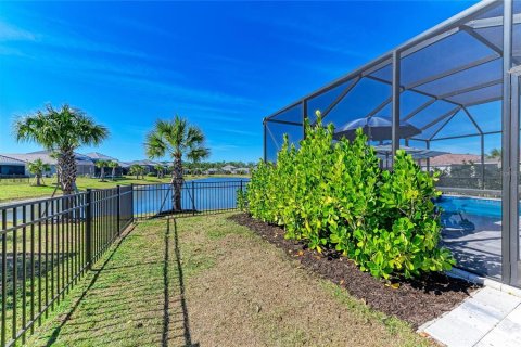 House in Sarasota, Florida 3 bedrooms, 172.89 sq.m. № 2199382 - photo 5