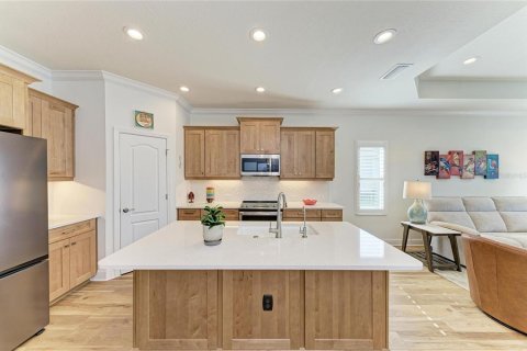 House in Sarasota, Florida 3 bedrooms, 172.89 sq.m. № 2199382 - photo 15