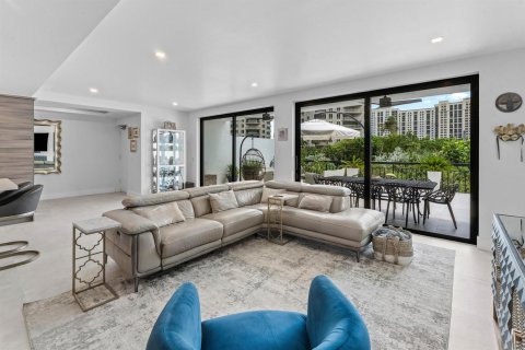 Condo in Riviera Beach, Florida, 3 bedrooms  № 2382814 - photo 13