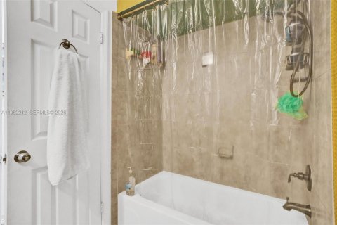 Villa ou maison à vendre à Miami, Floride: 3 chambres, 124.58 m2 № 2023700 - photo 24