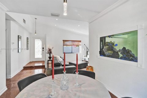 Villa ou maison à vendre à Miami, Floride: 3 chambres, 124.58 m2 № 2023700 - photo 9
