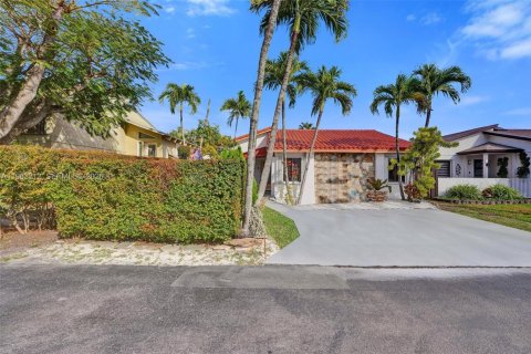 Villa ou maison à vendre à Miami, Floride: 3 chambres, 124.58 m2 № 2023700 - photo 2