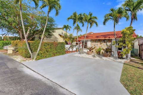 Villa ou maison à Miami, Floride 3 chambres, 124.58 m2 № 2023700