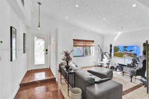 Villa ou maison à vendre à Miami, Floride: 3 chambres, 124.58 m2 № 2023700 - photo 6