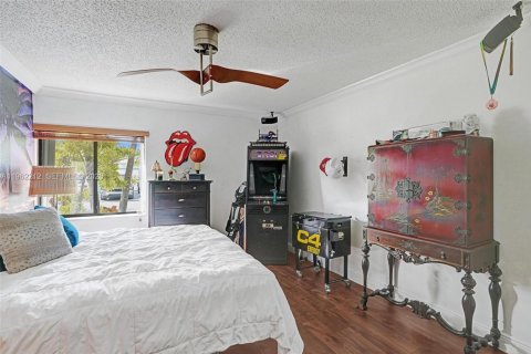 Villa ou maison à vendre à Miami, Floride: 3 chambres, 124.58 m2 № 2023700 - photo 16