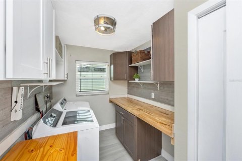 Купить виллу или дом в Сарасота, Флорида 13 комнат, 176.98м2, № 1912866 - фото 29