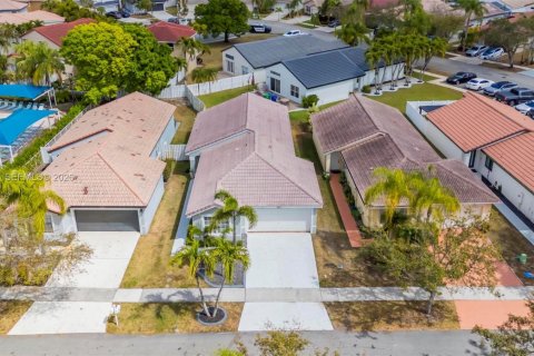 Купить виллу или дом в Мирамар, Флорида 4 спальни, 137.22м2, № 2040583 - фото 21