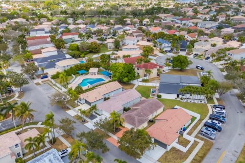 Купить виллу или дом в Мирамар, Флорида 4 спальни, 137.22м2, № 2040583 - фото 24