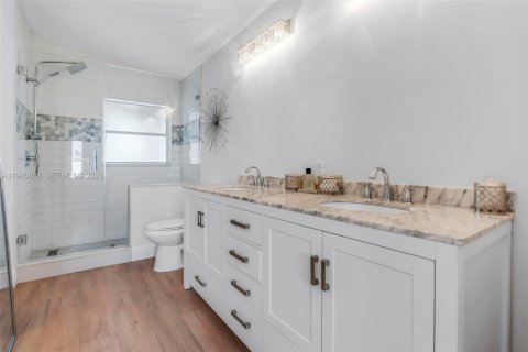 Купить виллу или дом в Мирамар, Флорида 4 спальни, 137.22м2, № 2040583 - фото 11