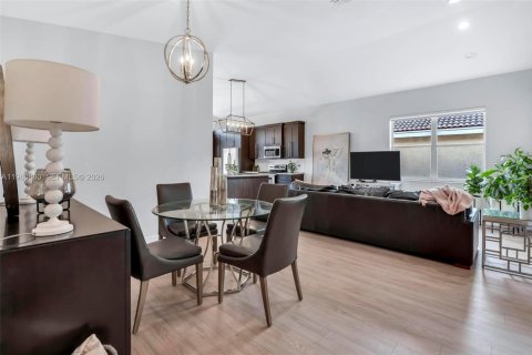 Купить виллу или дом в Мирамар, Флорида 4 спальни, 137.22м2, № 2040583 - фото 5