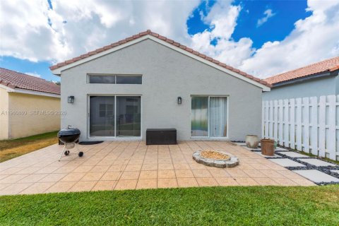 Купить виллу или дом в Мирамар, Флорида 4 спальни, 137.22м2, № 2040583 - фото 17