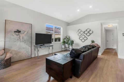 Купить виллу или дом в Мирамар, Флорида 4 спальни, 137.22м2, № 2040583 - фото 4