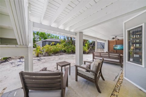Villa ou maison à vendre à Sarasota, Floride: 3 chambres, 201.41 m2 № 2416889 - photo 28