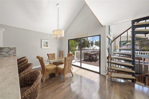 Villa ou maison à vendre à Sarasota, Floride: 3 chambres, 201.41 m2 № 2416889 - photo 8