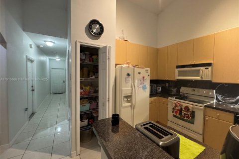 Adosado en venta en Homestead, Florida, 2 dormitorios, 116.87 m2 № 2016702 - foto 5