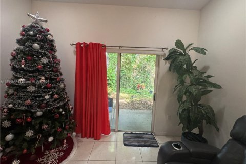 Adosado en venta en Homestead, Florida, 2 dormitorios, 116.87 m2 № 2016702 - foto 2