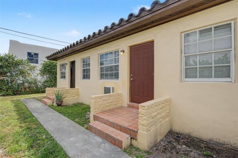 Condo in Miami, Florida, 1 bedroom  № 2281104