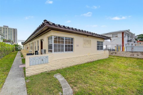 Condo in Miami, Florida, 1 bedroom № 2281104 - photo 15