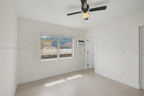 Condo in Miami, Florida, 1 bedroom № 2281104 - photo 11