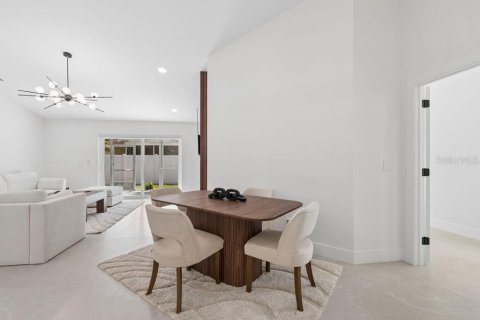 House in Largo, Florida 3 bedrooms, 134.89 sq.m. № 2235635 - photo 21