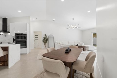 House in Largo, Florida 3 bedrooms, 134.89 sq.m. № 2235635 - photo 23