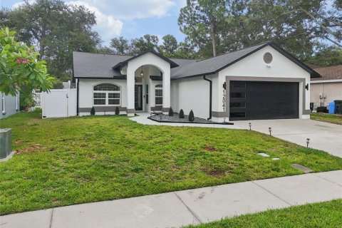 House in Largo, Florida 3 bedrooms, 134.89 sq.m. № 2235635 - photo 4