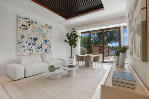 House in Bal Harbour, Florida 6 bedrooms, 611.67 sq.m. № 1764214 - photo 18