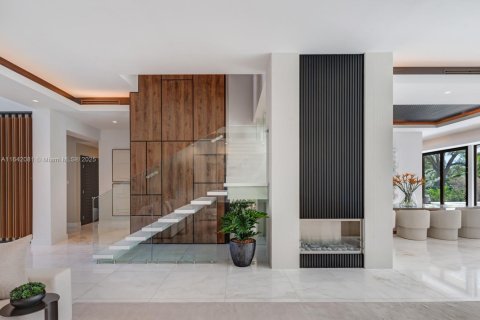 House in Bal Harbour, Florida 6 bedrooms, 611.67 sq.m. № 1764214 - photo 11