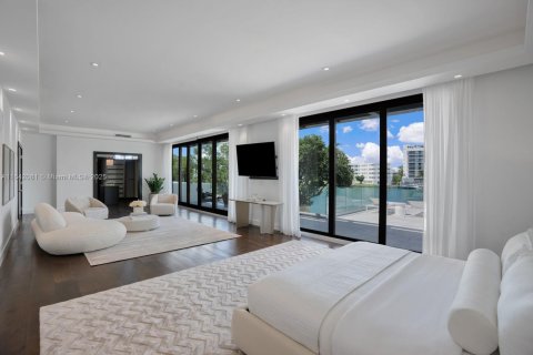 House in Bal Harbour, Florida 6 bedrooms, 611.67 sq.m. № 1764214 - photo 28