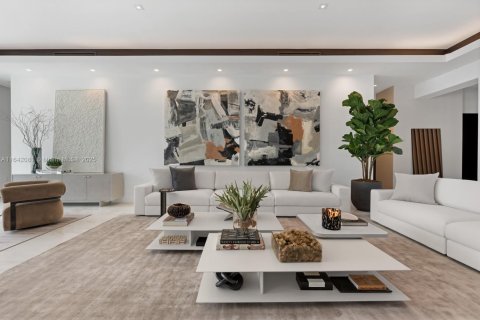 House in Bal Harbour, Florida 6 bedrooms, 611.67 sq.m. № 1764214 - photo 7