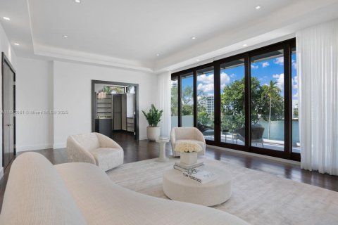House in Bal Harbour, Florida 6 bedrooms, 611.67 sq.m. № 1764214 - photo 30