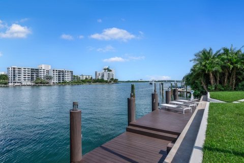 House in Bal Harbour, Florida 6 bedrooms, 611.67 sq.m. № 1764214 - photo 10