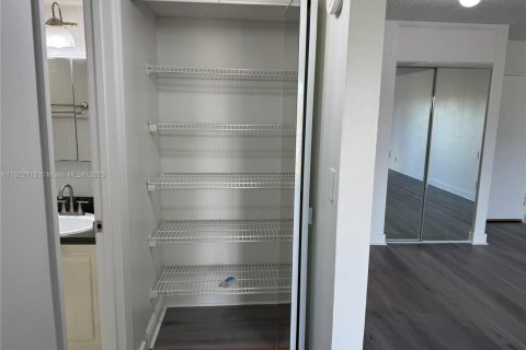 Copropriété à louer à Plantation, Floride: 1 chambre, 60.94 m2 № 1976030 - photo 7