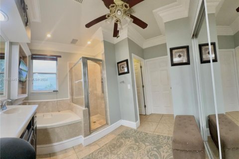 Villa ou maison à vendre à Hollywood, Floride: 4 chambres, 253.16 m2 № 1957828 - photo 13