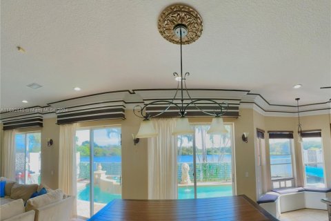 Villa ou maison à vendre à Hollywood, Floride: 4 chambres, 253.16 m2 № 1957828 - photo 8