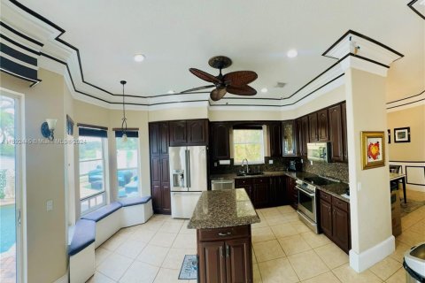 Villa ou maison à vendre à Hollywood, Floride: 4 chambres, 253.16 m2 № 1957828 - photo 10