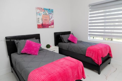 Casa en alquiler en Homestead, Florida, 5 dormitorios, 265.98 m2 № 2050931 - foto 23