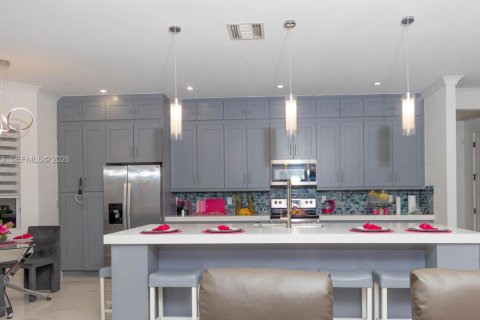 Casa en alquiler en Homestead, Florida, 5 dormitorios, 265.98 m2 № 2050931 - foto 8