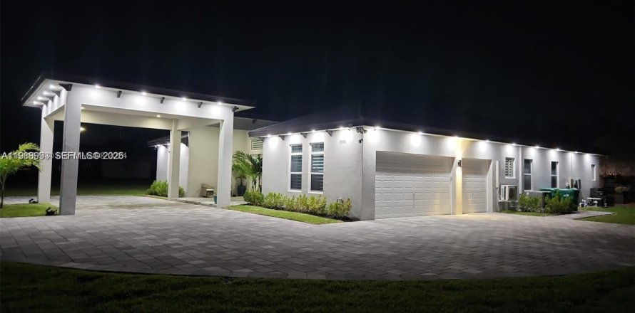 Casa en Homestead, Florida 5 dormitorios, 265.98 m2 № 2050931