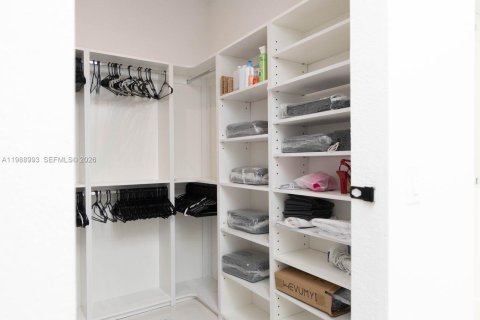 Casa en alquiler en Homestead, Florida, 5 dormitorios, 265.98 m2 № 2050931 - foto 29