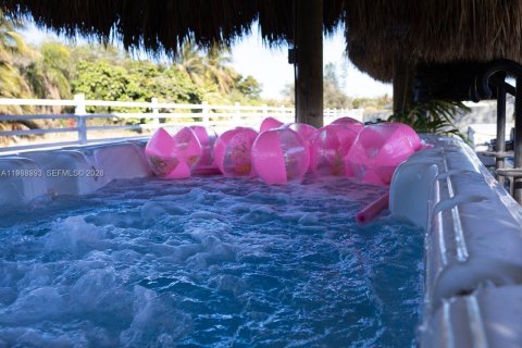 Casa en alquiler en Homestead, Florida, 5 dormitorios, 265.98 m2 № 2050931 - foto 4