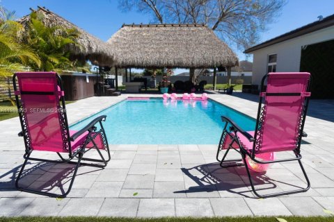 Casa en alquiler en Homestead, Florida, 5 dormitorios, 265.98 m2 № 2050931 - foto 3