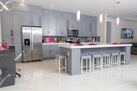 Casa en alquiler en Homestead, Florida, 5 dormitorios, 265.98 m2 № 2050931 - foto 15