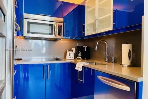 Купить кондоминиум в Форт-Лодердейл, Флорида 1 спальня, 65.87м2, № 2053634 - фото 8