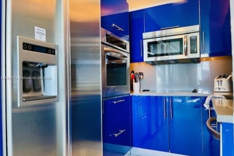 Купить кондоминиум в Форт-Лодердейл, Флорида 1 спальня, 65.87м2, № 2053634 - фото 7